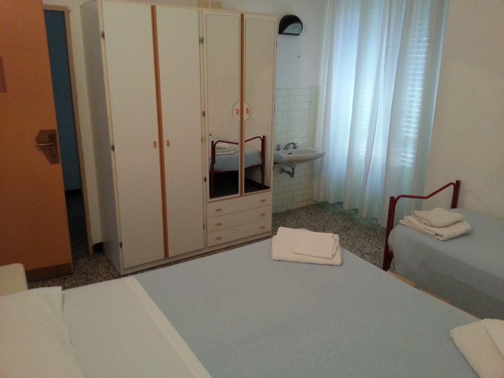 Fiorina Bed&Breakfast - Colazione Fino A Mezzogiorno - Beach Village Gratuito - Aquafan25 Oltremare20 Риччоне Номер фото