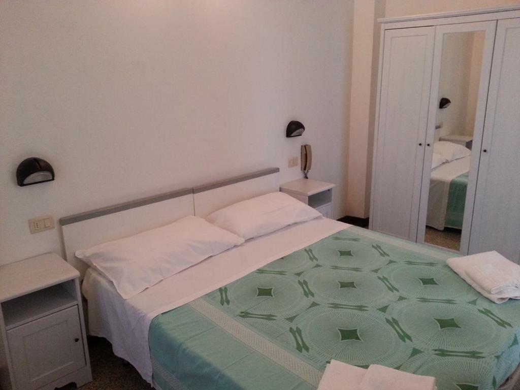Fiorina Bed&Breakfast - Colazione Fino A Mezzogiorno - Beach Village Gratuito - Aquafan25 Oltremare20 Риччоне Экстерьер фото
